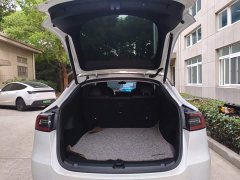 Tesla Model Y Long Range All-Wheel Drive - ფოტო 14