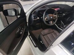 BMW 3 Series 320Li M Sport Package - ფოტო 16