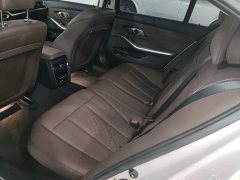 BMW 3 Series 320Li M Sport Package - ფოტო 17