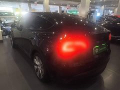 Tesla Model Y Standard Range RWD - ფოტო 4
