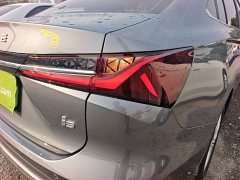 SAIC MG i5 1.5L CVT Luxury - ფოტო 8