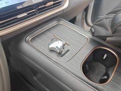 Dongfeng eπ008 210Max Extended Range 6-Seater - ფოტო 9