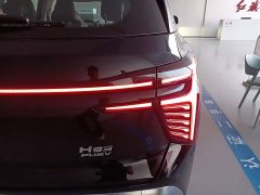 FAW Red Flag HS3 PHEV 115km Dynamic Edition - ფოტო 8
