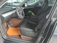 Tesla Model Y Rear-Wheel Drive - ფოტო 14