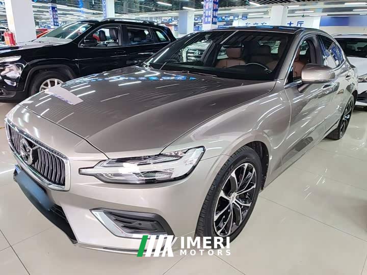 Volvo S60 2022 B4 Smart Luxury Edition - ავტომობილი ჩინეთიდან