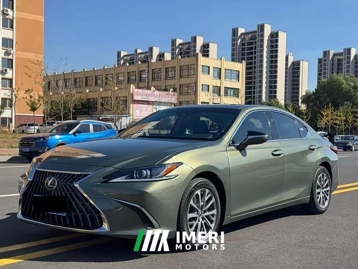Lexus ES 2022 300h Excellence Edition - ავტომობილი ჩინეთიდან