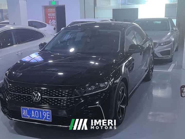Volkswagen Passat 380TSI Starry Sky Elite