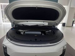 Li Auto L6 2025 Max Smart Refresh Edition - ფოტო 4