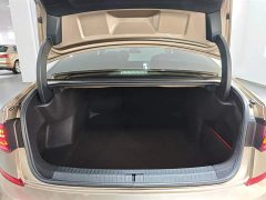 Volkswagen Passat 2022 330TSI Luxury - ფოტო 9