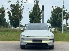 Tesla Model Y Rear-Wheel Drive - ფოტო 2