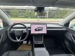 Tesla Model Y Rear-Wheel Drive - ფოტო 6