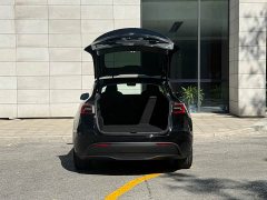 Tesla Model Y Long Range All-Wheel Drive - ფოტო 16