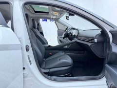 Hyundai Elantra 1.5L CVT Luxury - ფოტო 15