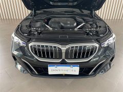 BMW 5 Series 530Li Luxury M Sport Package - ფოტო 5