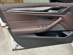 BMW 5 Series 525Li M Sport Package - ფოტო 16