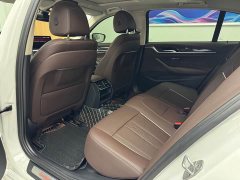 BMW 5 Series 525Li M Sport Package - ფოტო 9