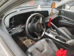 Hyundai Elantra 1.5L CVT Luxury - ფოტო 3