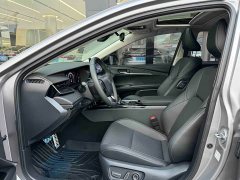Toyota Camry Hybrid 2.0 HSE Sport Lite - ფოტო 4