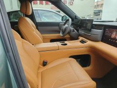 IM Motors Zhiji LS8 52 Max Luxury Six-Seater - ფოტო 11