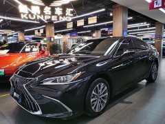 Lexus ES 260 Excellence Edition - ფოტო 1
