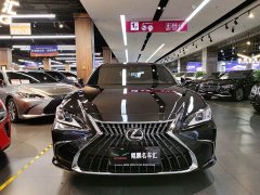 Lexus ES 260 Excellence Edition - ფოტო 2