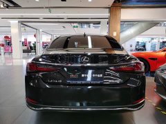 Lexus ES 260 Excellence Edition - ფოტო 4