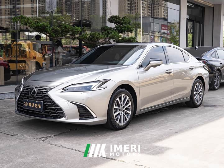 Lexus ES 300h Premium Edition