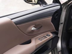 Lexus ES 300h Premium Edition - ფოტო 18
