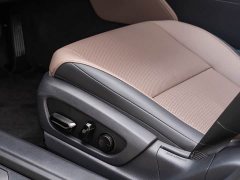 Lexus ES 300h Premium Edition - ფოტო 19