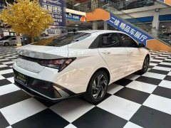 Hyundai Elantra 1.5L CVT GLX Elite - ფოტო 16