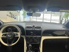 Bentley Bentayga 4.0T V8 Long Wheelbase - photo 6