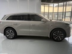 Li Auto L6 Pro - ფოტო 11