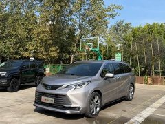 Toyota Sienna 2.5L Hybrid Premium Edition - ფოტო 1