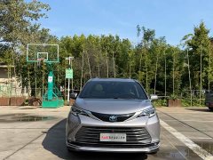 Toyota Sienna 2.5L Hybrid Premium Edition - ფოტო 2