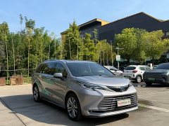 Toyota Sienna 2.5L Hybrid Premium Edition - ფოტო 3