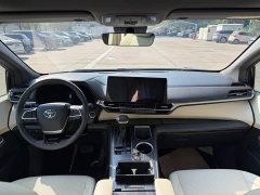 Toyota Sienna 2.5L Hybrid Premium Edition - ფოტო 9