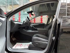 Tesla Model Y Rear-Wheel Drive - ფოტო 4