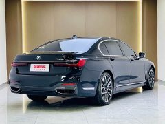 BMW 7 Series 740Li Premier M Sport Package - ფოტო 3