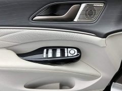 Denza D9 2022 DM-i 970 AWD Flagship - ფოტო 15