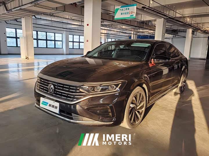 Volkswagen Passat 330TSI Luxury - ავტომობილი ჩინეთიდან
