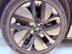 Li Auto L9 2024 Ultra - ფოტო 13