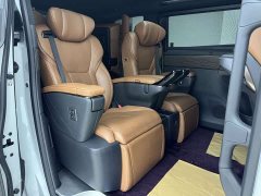 Toyota Alphard Hybrid 2.5L Premium Edition - ფოტო 16