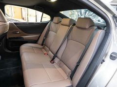 Lexus ES 300h Premium Edition - ფოტო 12