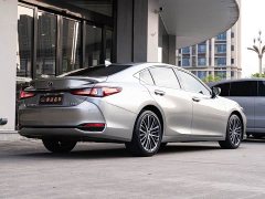 Lexus ES 300h Premium Edition - ფოტო 3