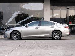 Lexus ES 300h Premium Edition - ფოტო 4