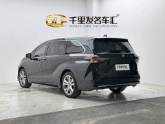 Toyota Sienna 2.5L Hybrid AWD Premium - ფოტო 4