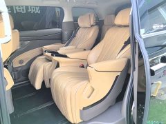 Denza BYD Denza D9 DM-i 1050 Premium - ფოტო 10