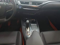 Lexus UX New Energy 2020 300e Pure Joy Edition - ფოტო 16