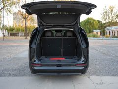 Li Auto Li Xiang MEGA 2024 Ultra - ფოტო 9