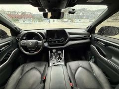 Toyota Crown Venza 2.5L HEV AWD Premier - ფოტო 4